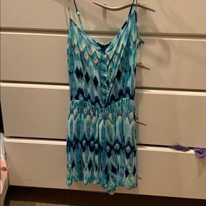 V neck romper with pockets